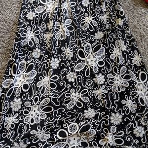 Light floral print dress black and white sz sm/m